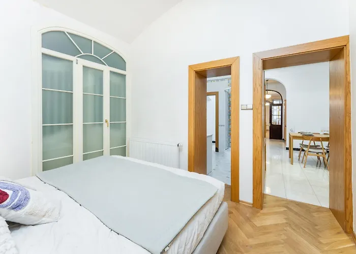 Apartamento Rentero Historic - 1 *